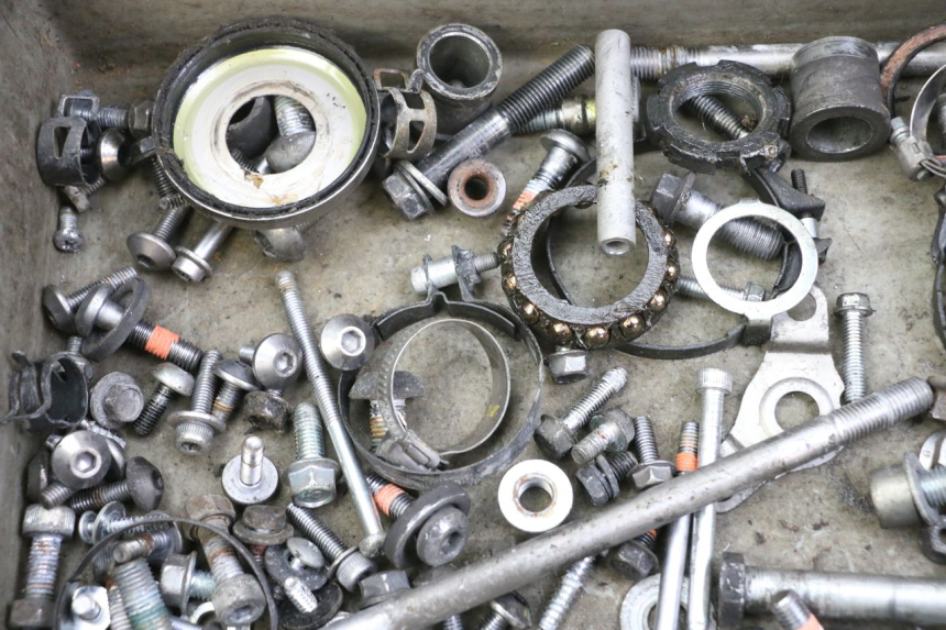 photo de SACO DE PARAFUSOS E FIXADORES YAMAHA XJ6 600 (2008 - 2016) - Ampliação técnica