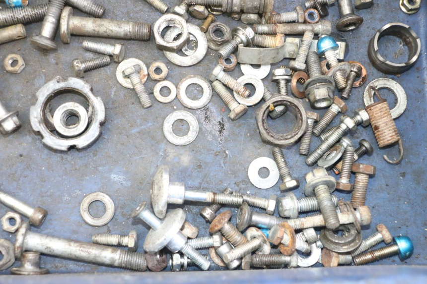 photo de SACO DE PARAFUSOS E FERRAGENS YAMAHA YZ-F YZF 250 (2007 - 2013) - Zoom do estado de desgaste