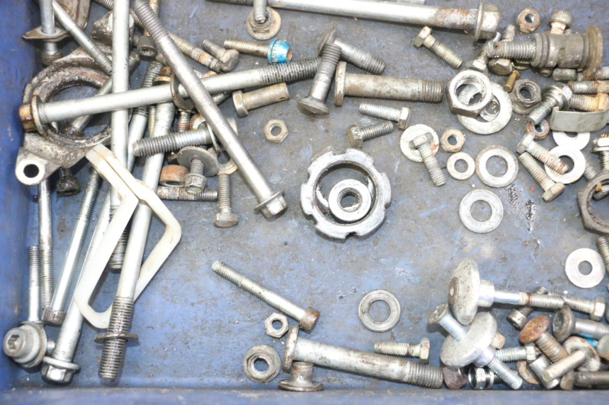 photo de SACO DE PARAFUSOS E FERRAGENS YAMAHA YZ-F YZF 250 (2007 - 2013) - Outro ângulo de visão