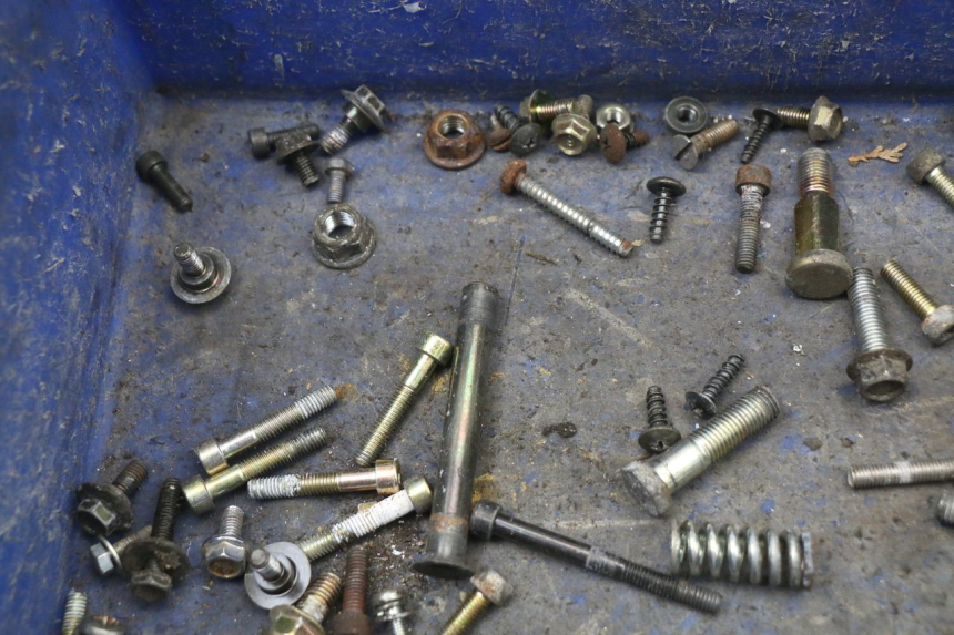photo de SACO DE PARAFUSOS E FERRAGENS YAMAHA YE ZEST 50 (1992 - 1998) - Detalhe da peça