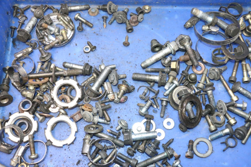 photo de SACO DE PARAFUSOS E FERRAGENS YAMAHA YP MAJESTY 125 (1998 - 2001) - Detalhe da peça
