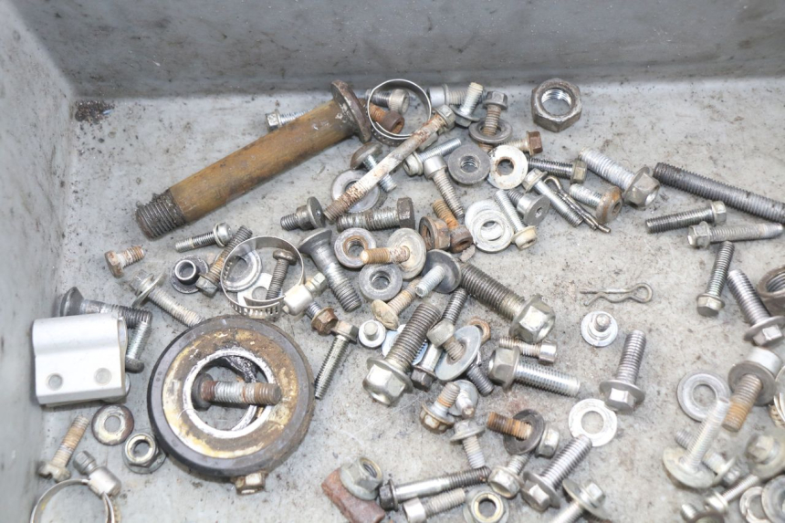 photo de SACO DE PARAFUSOS E FIXADORES YAMAHA YZ-F YZF 250 (2014 - 2018) - Outro ângulo de visão