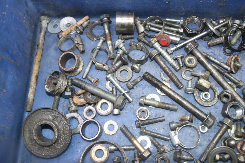 photo de SACO DE PARAFUSOS E FIXADORES YAMAHA YZ 125 (1998 - 2005) - Detalhe da peça