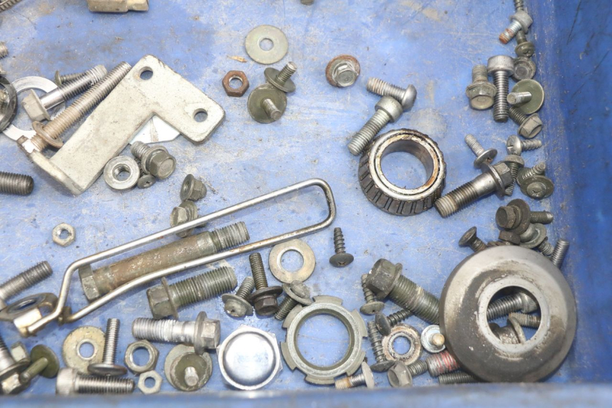 photo de SACO DE PARAFUSOS E FERRAGENS YAMAHA YZF R THUNDERCAT 600 (1996 - 2003) - Zoom do estado de desgaste