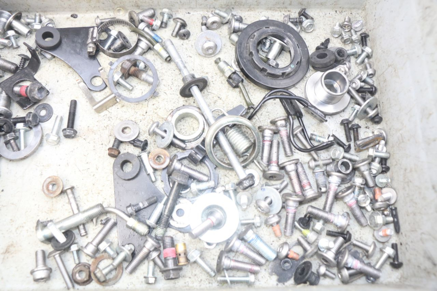 photo de SACO DE PARAFUSOS E FERRAGENS KAWASAKI Z 650 (2016 - 2019) - Detalhe da peça
