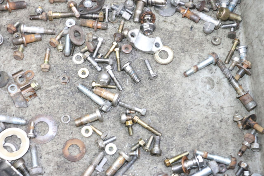 photo de SACO DE PARAFUSOS E FERRAGENS KYMCO ZING 125 (1997 - 2003) - Detalhe da peça
