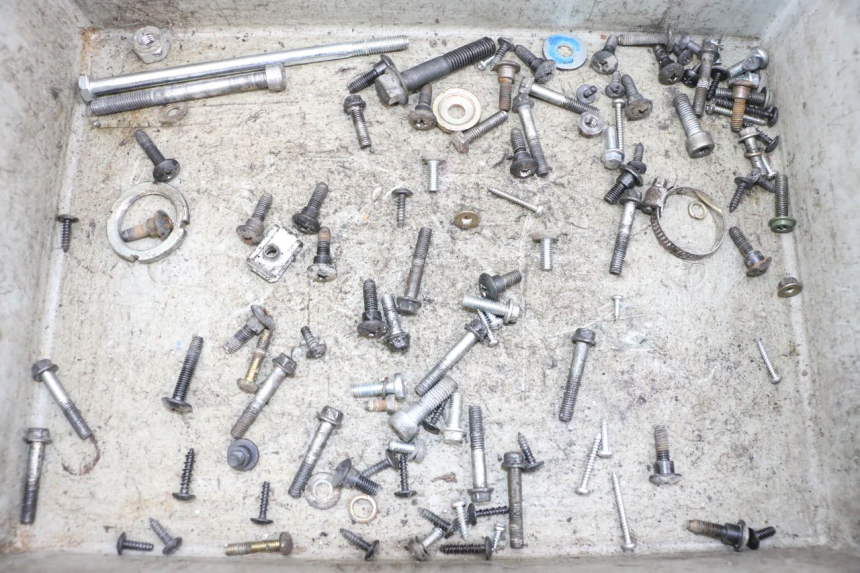 photo de SACO DE PARAFUSOS E FERRAGENS PIAGGIO ZIP 2T 50 (2009 - 2019) - Vista principal
