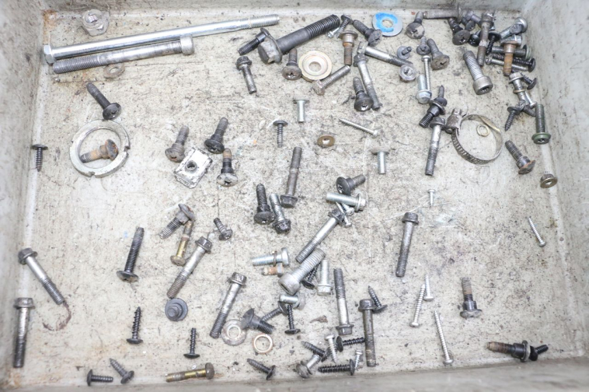 photo de SACO DE PARAFUSOS E FERRAGENS PIAGGIO ZIP 2T 50 (2009 - 2019) - Detalhe da peça