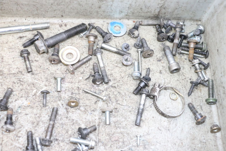 photo de SACO DE PARAFUSOS E FERRAGENS PIAGGIO ZIP 2T 50 (2009 - 2019) - Zoom do estado de desgaste