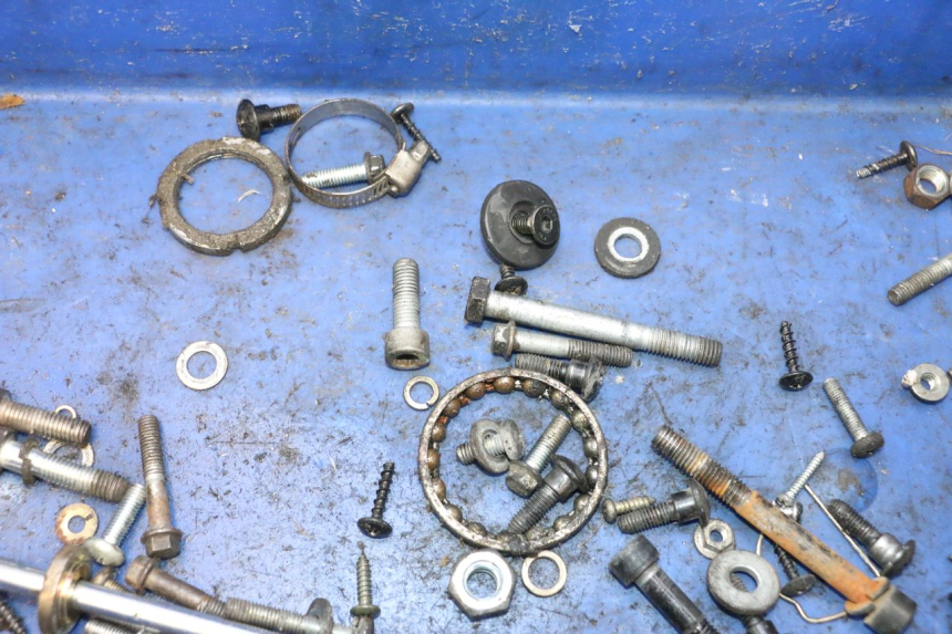 photo de SACO DE PARAFUSOS E FERRAGENS PIAGGIO ZIP 2T 50 (2009 - 2019) - Detalhe da peça