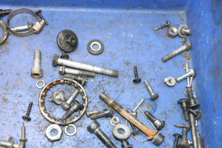 photo de SACO DE PARAFUSOS E FERRAGENS PIAGGIO ZIP 2T 50 (2009 - 2019) - Zoom do estado de desgaste