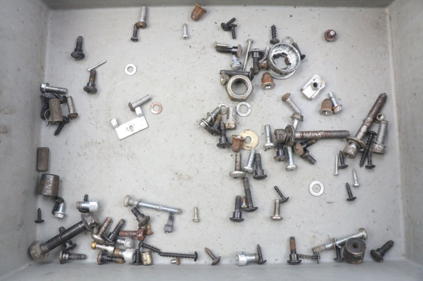 photo de SACO DE PARAFUSOS E FIXADORES PIAGGIO ZIP 4T 50 (2006 - 2017) - Vista principal