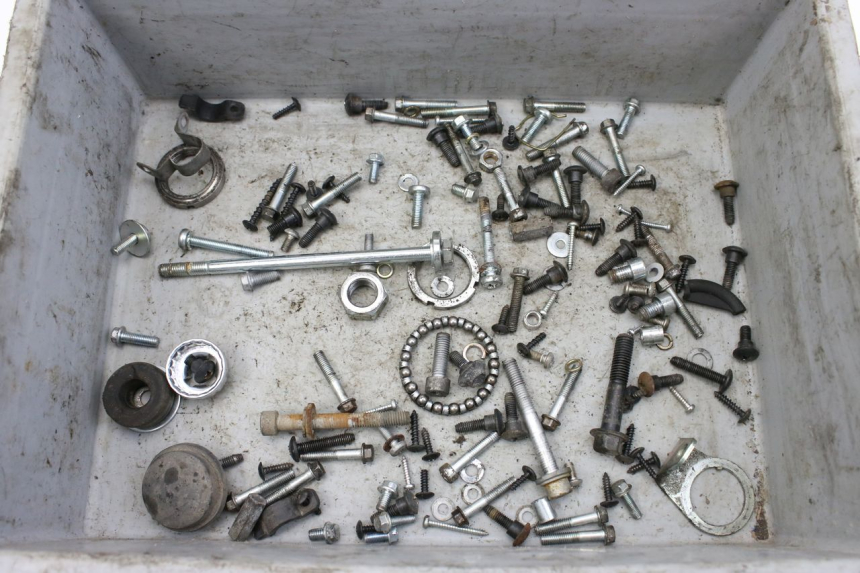 photo de SACO DE PARAFUSOS E FIXADORES PIAGGIO ZIP 4T 50 (2018 - 2020) - Detalhe da peça