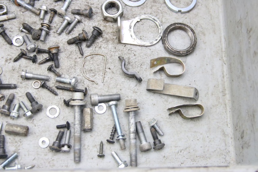 photo de SACO DE PARAFUSOS E FIXADORES PIAGGIO ZIP 4T 50 (2018 - 2020) - Detalhe da peça
