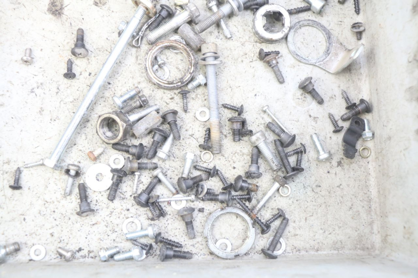 photo de SACO DE PARAFUSOS E FIXADORES PIAGGIO ZIP 4T 50 (2018 - 2020) - Zoom do estado de desgaste