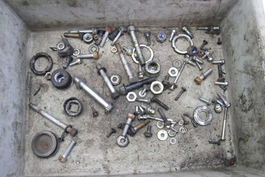 photo de SACO DE PARAFUSOS E FIXADORES PIAGGIO ZIP 4T 50 (2018 - 2020) - Vista principal