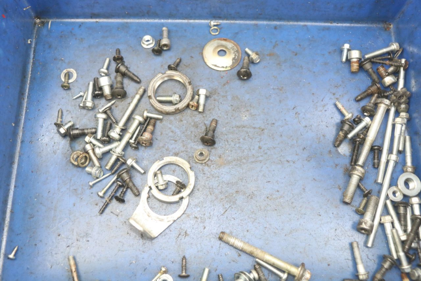 photo de SACO DE PARAFUSOS E FIXADORES PIAGGIO ZIP 4T 50 (2018 - 2020) - Detalhe da peça