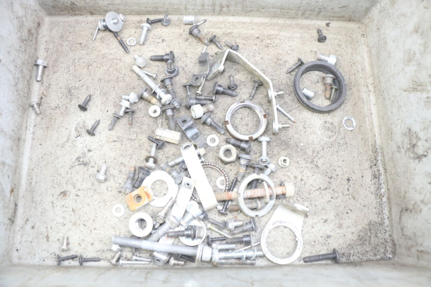 photo de SACO DE PARAFUSOS E FIXADORES PIAGGIO ZIP 4T 50 (2018 - 2020) - Vista principal