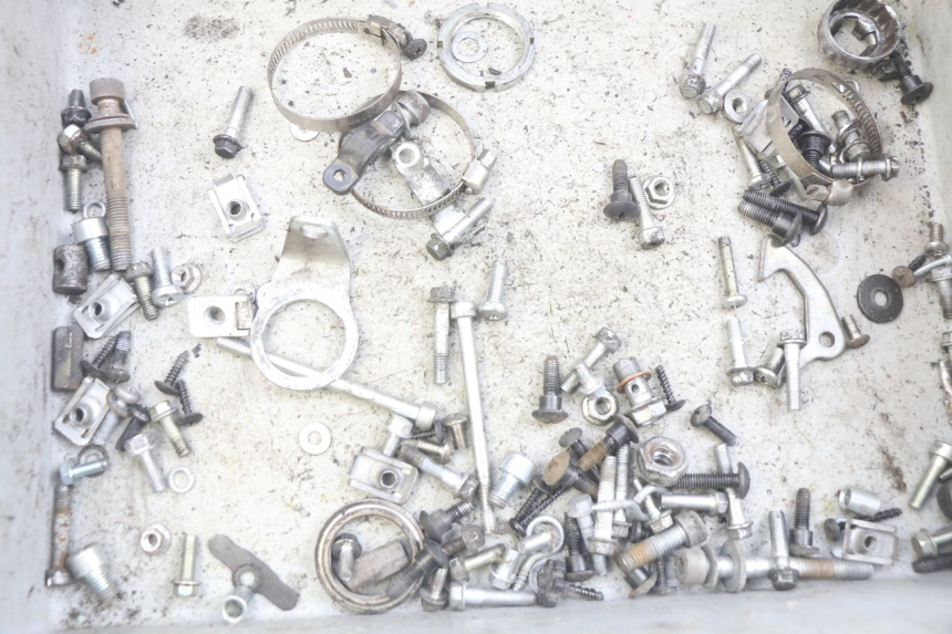 photo de SACO DE PARAFUSOS E FIXADORES PIAGGIO ZIP 4T 50 (2018 - 2020) - Detalhe da peça