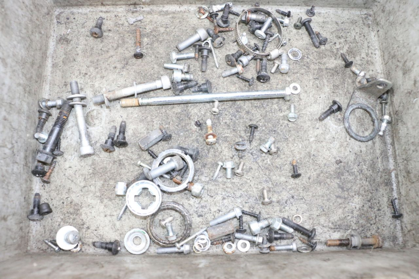 photo de SACO DE PARAFUSOS E FIXADORES PIAGGIO ZIP 4T 50 (2018 - 2020) - Vista principal