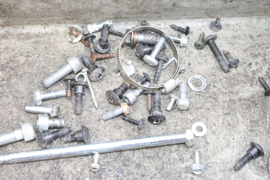 photo de SACO DE PARAFUSOS E FIXADORES PIAGGIO ZIP 4T 50 (2018 - 2020) - Ampliação técnica