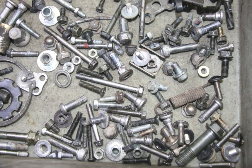 photo de SACO DE PARAFUSOS E FERRAGENS KAWASAKI ZR 7 750 (1999 - 2004) - Ampliação técnica