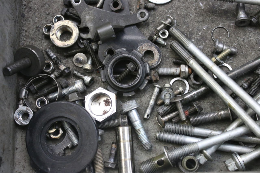 photo de SACO DE PARAFUSOS E FERRAGENS KAWASAKI ZX-6R ZX6R 600 (1995 - 1997) - Detalhe da peça