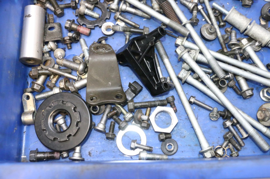 photo de SACO DE PARAFUSOS E FERRAGENS KAWASAKI ZX-6R ZX6R 600 (2000 - 2002) - Outro ângulo de visão