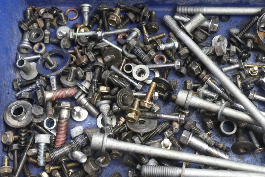 photo de SACO DE PARAFUSOS E FERRAGENS KAWASAKI ZZR 600 (1995 - 2004) - Detalhe da peça