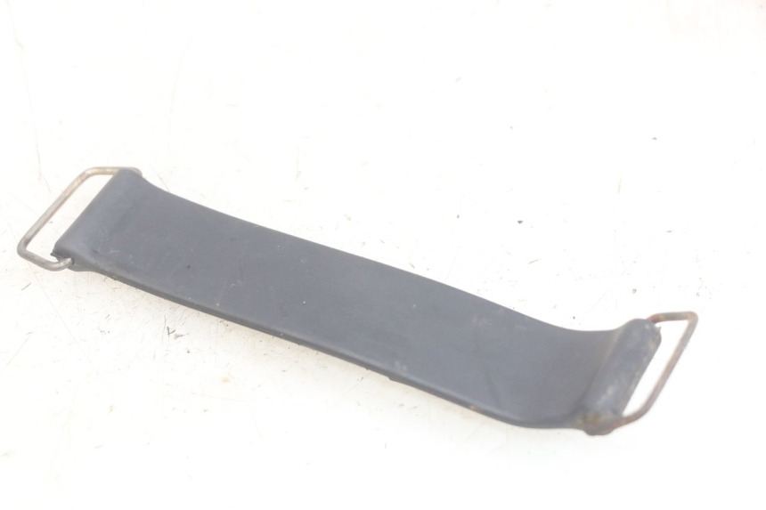 photo de ALÇA DE BATERIA HONDA CBR F SC25 1000 (1989 - 1992) - Detalhe da peça