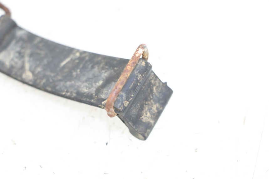 photo de ALÇA PARA KIT DE FERRAMENTAS YAMAHA DTLC 125 (1982 - 1987) - Detalhe da peça