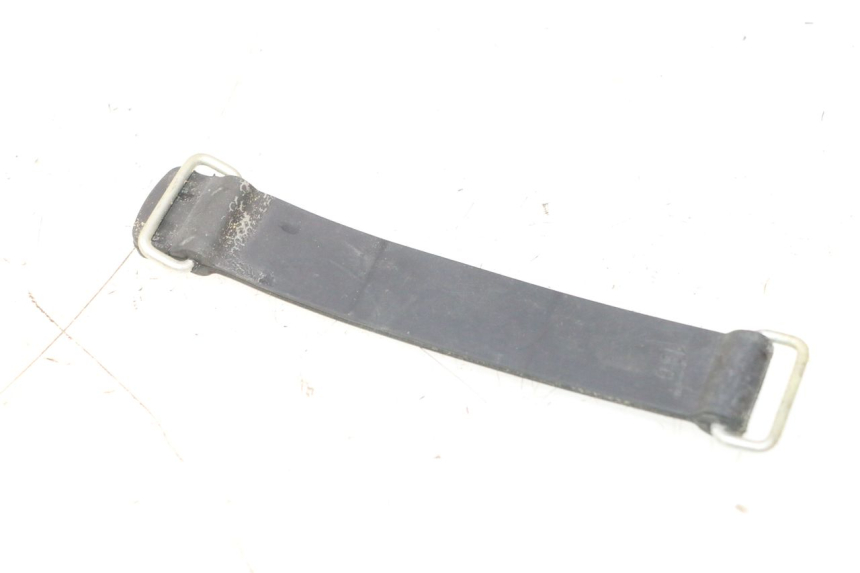 photo de ALÇA PARA KIT DE FERRAMENTAS YAMAHA FZ8 800 (2010 - 2016) - Detalhe da peça