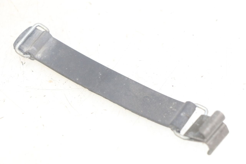 photo de ALÇA PARA KIT DE FERRAMENTAS YAMAHA FZS FAZER 600 (1998 - 2001) - Detalhe da peça