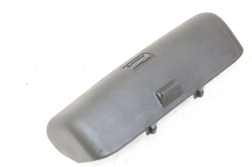 photo de ALÇA PARA KIT DE FERRAMENTAS PIAGGIO MP3 LT 300 (2010 - 2016) - Detalhe da peça
