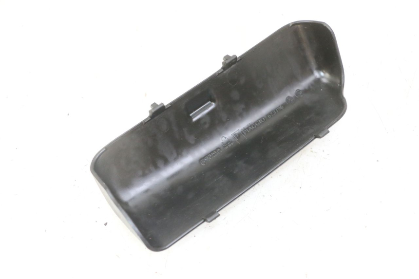 photo de ALÇA PARA KIT DE FERRAMENTAS PIAGGIO MP3 LT 300 (2010 - 2016) - Detalhe da peça