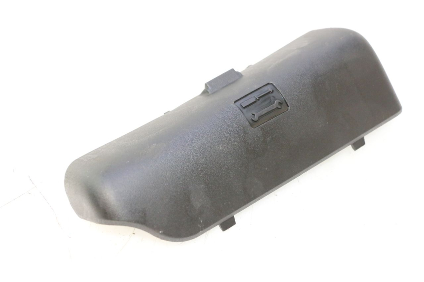 photo de ALÇA PARA KIT DE FERRAMENTAS PIAGGIO MP3 LT 400 (2007 - 2012) - Vista principal