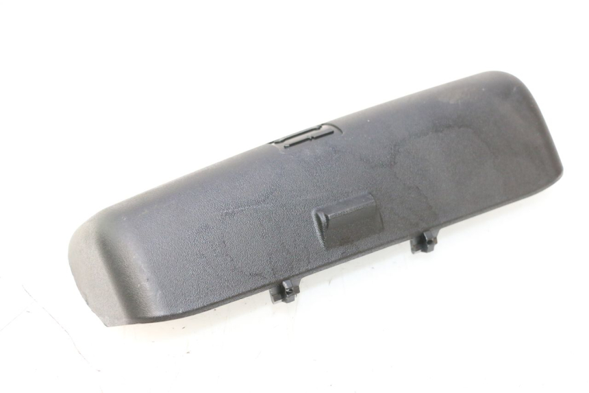 photo de ALÇA PARA KIT DE FERRAMENTAS PIAGGIO MP3 LT 400 (2007 - 2012) - Zoom do estado de desgaste