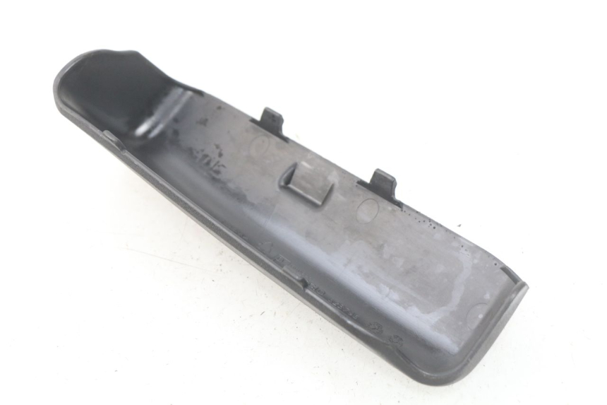 photo de ALÇA PARA KIT DE FERRAMENTAS PIAGGIO MP3 125 (2006 - 2014) - Detalhe da peça