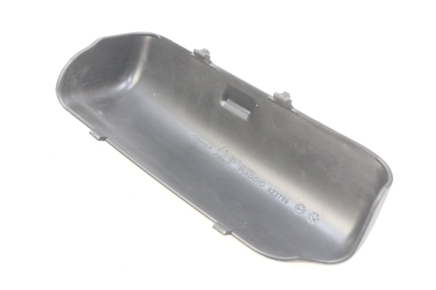 photo de ALÇA PARA KIT DE FERRAMENTAS PIAGGIO MP3 500 (2011 - 2015) - Detalhe da peça