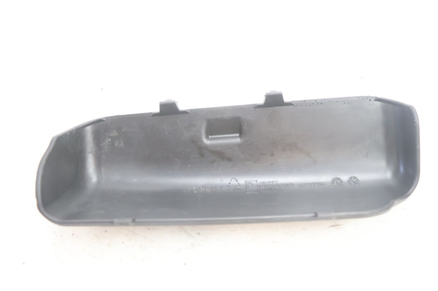 photo de ALÇA PARA KIT DE FERRAMENTAS PIAGGIO MP3 500 (2011 - 2015) - Outro ângulo de visão