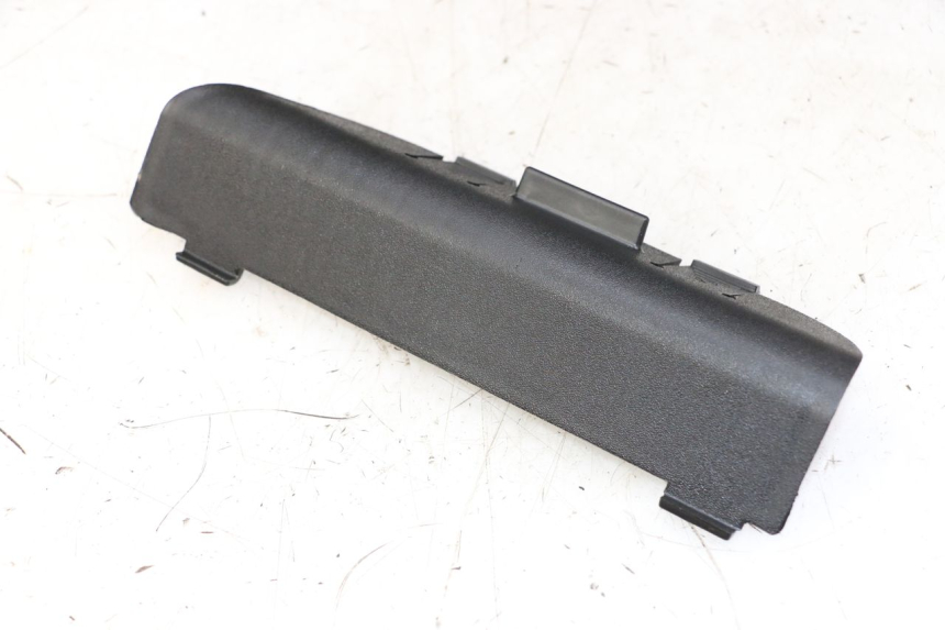 photo de ALÇA PARA KIT DE FERRAMENTAS PIAGGIO NRG POWER PUREJET 50 (2018 - 2021) - Zoom do estado de desgaste