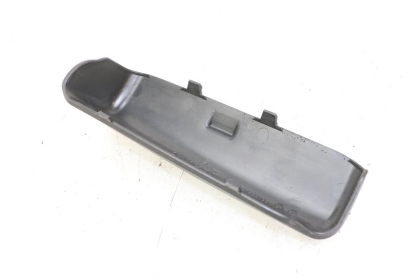 photo de ALÇA PARA KIT DE FERRAMENTAS PIAGGIO MP3 LT 400 (2007 - 2012) - Detalhe da peça