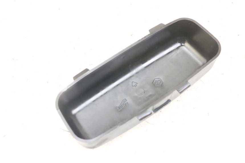photo de ALÇA PARA KIT DE FERRAMENTAS PIAGGIO XEVO - X EVO 125 (2007 - 2017) - Detalhe da peça