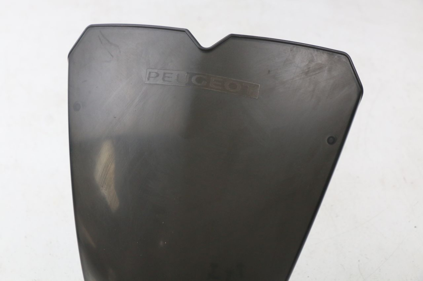 photo de PARABRISAS PEUGEOT KISBEE 2T 50 (2010 - 2017) - Detalhe da peça