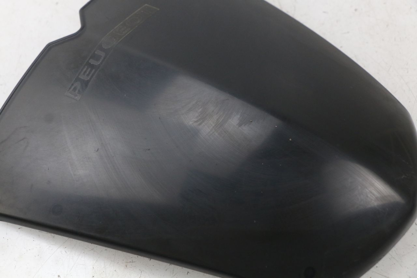 photo de PARABRISAS PEUGEOT KISBEE 2T 50 (2010 - 2017) - Zoom do estado de desgaste