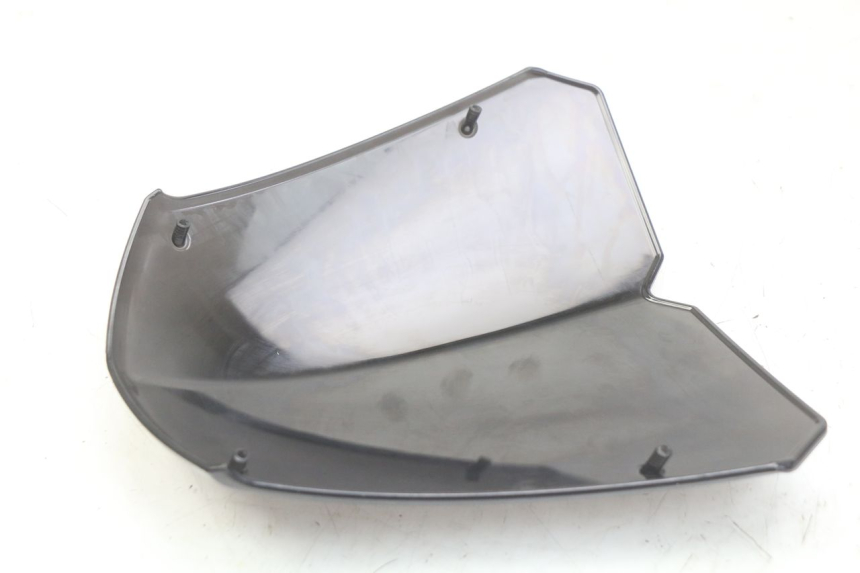 photo de PARABRISAS PEUGEOT KISBEE 2T 50 (2010 - 2017) - Zoom do estado de desgaste