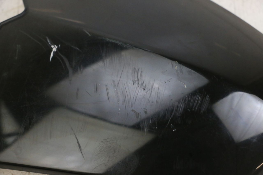 photo de PARABRISAS PEUGEOT KISBEE 2T 50 (2018 - 2022) - Zoom do estado de desgaste