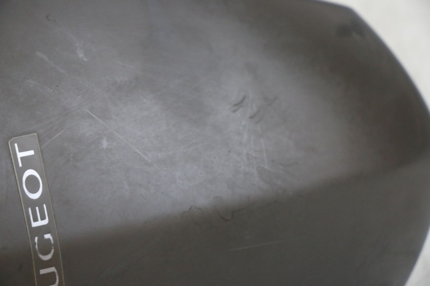 photo de PARABRISAS PEUGEOT KISBEE 4T 50 (2010 - 2017) - Detalhe da peça