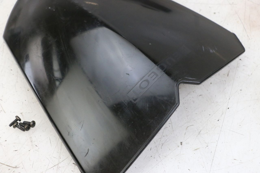 photo de PARABRISAS PEUGEOT KISBEE 2T 50 (2010 - 2017) - Pontos de fixação