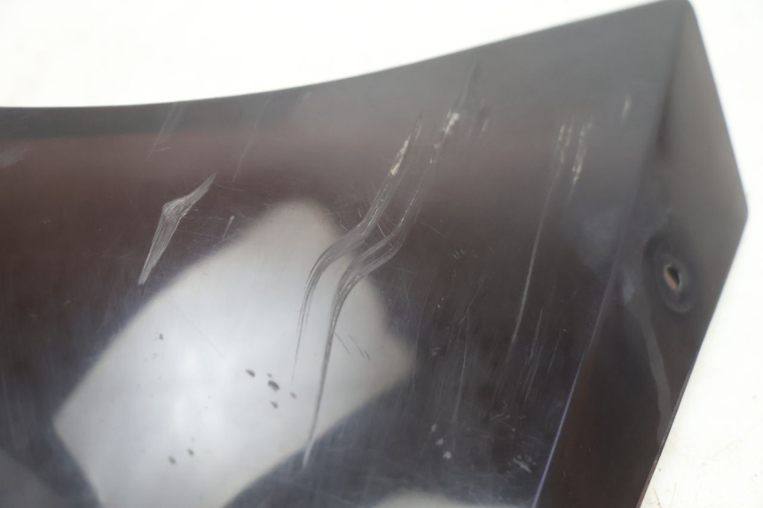 photo de DEFLETOR DE VENTO RAZZO QTR 50 (2011 - 2018) - Detalhe da peça